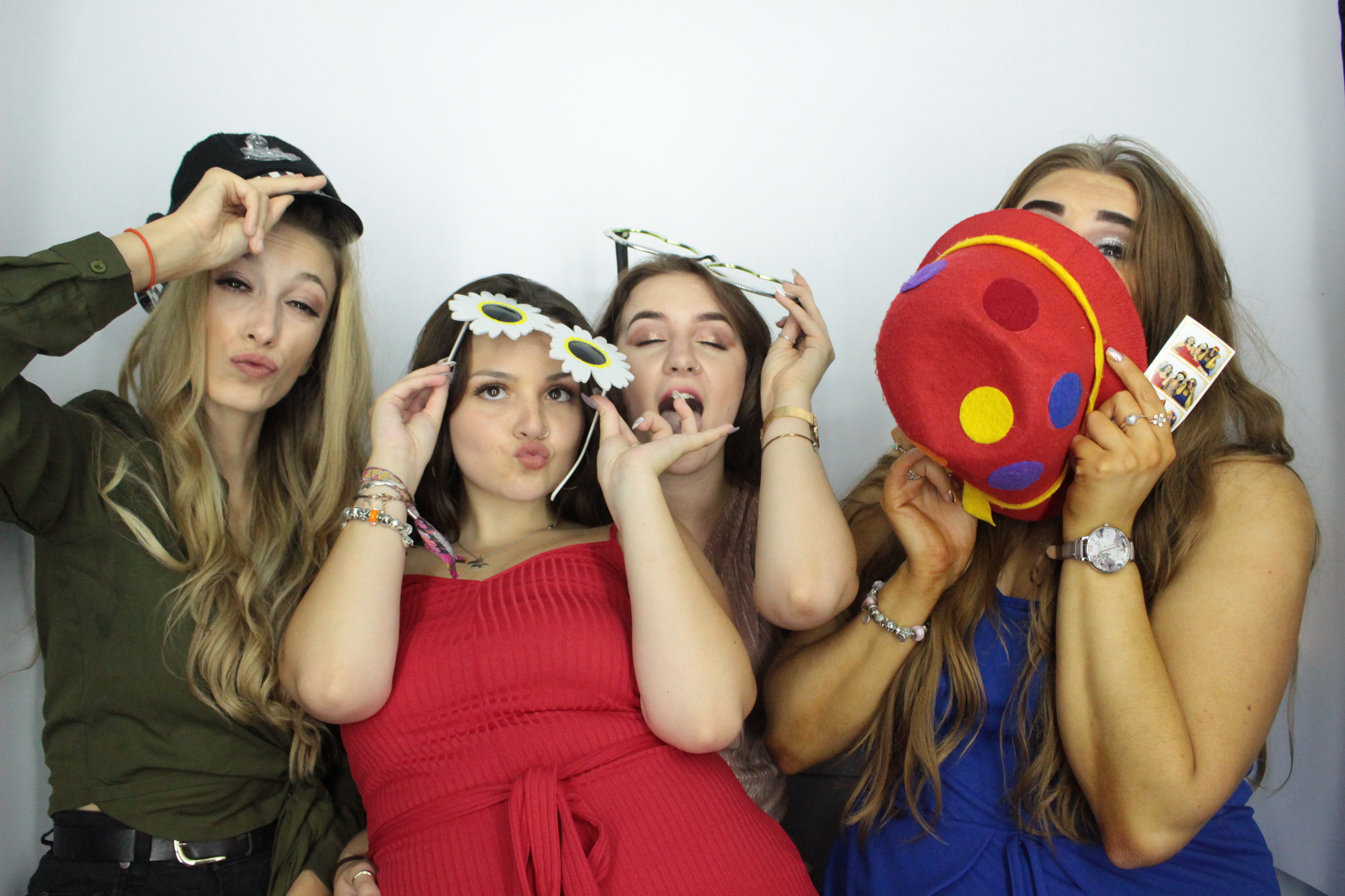 Martin & Colleen’s Joint 50th | View more photos from the event at gallery.myphotoboothexperience.co.uk/u/MyPhotoBoothExperienceLtd/Martin-Colleen’s-Joint-50th